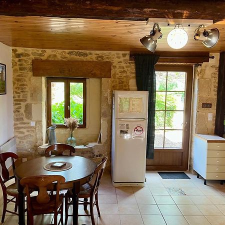 La Vieille Ferme: superbe complexe de 3 gîtes en pierre avec Piscine au coeur du Périgord Noir Saint-Genies Esterno foto